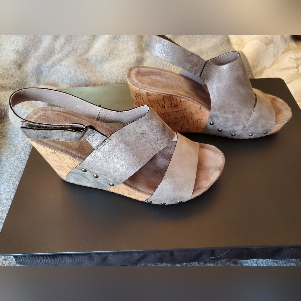 Antelope wedges
